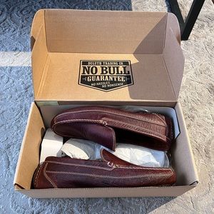 Brand new dark brown men’s driving moccasins